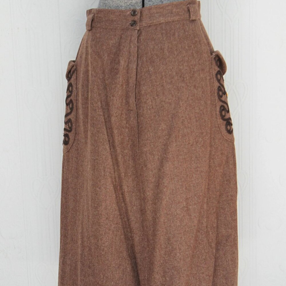 40's brown wool skirt with applique flowers on pockets - Picture 4 of 4